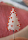 Juletræ 3 - Iset hvidt/rød