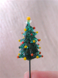 Juletræ 4 - Mørkegrønt med rødt/gult